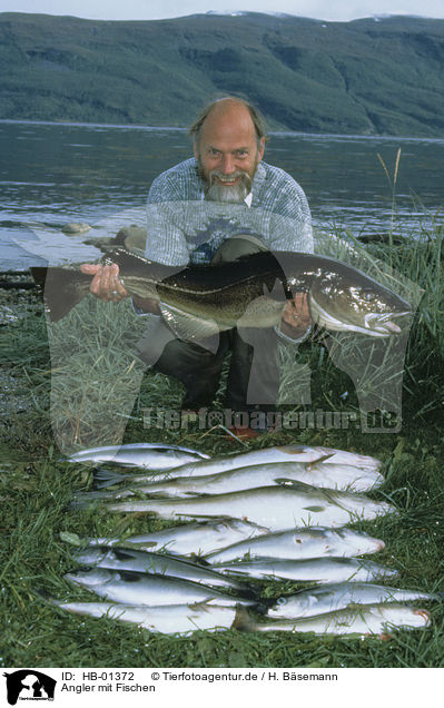 Angler mit Fischen / fishersman with fishes / HB-01372