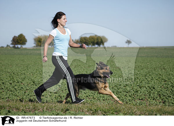 Joggerin mit Deutschem Schferhund / jogger with German Shepherd / RR-47673