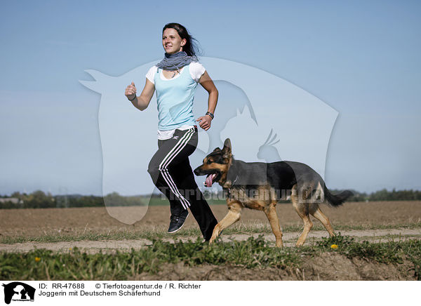 Joggerin mit Deutschem Schferhund / jogger with German Shepherd / RR-47688