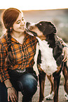 Frau mit Groem Schweizer Sennenhund