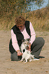 Frau mit 2 Parson Russell Terrier