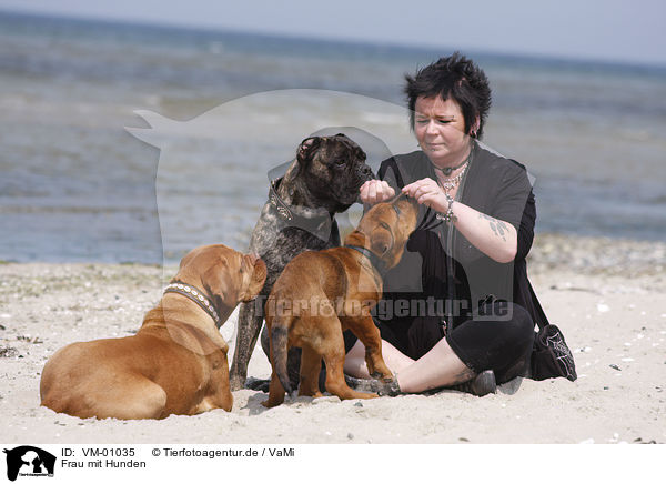 Frau mit Hunden / woman with dogs / VM-01035