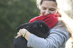 Frau mit Kaninchen