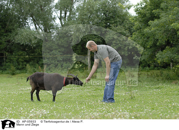 Mann und Ziege / man and goat / AP-05933