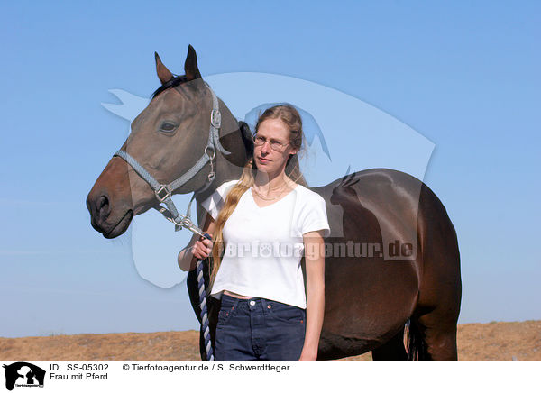 Frau mit Pferd / SS-05302