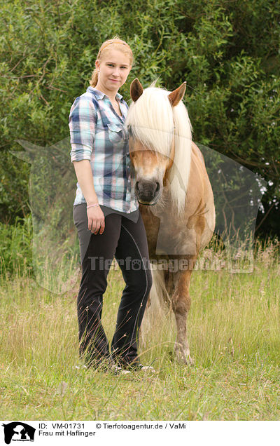 Frau mit Haflinger / woman with Haflinger horse / VM-01731