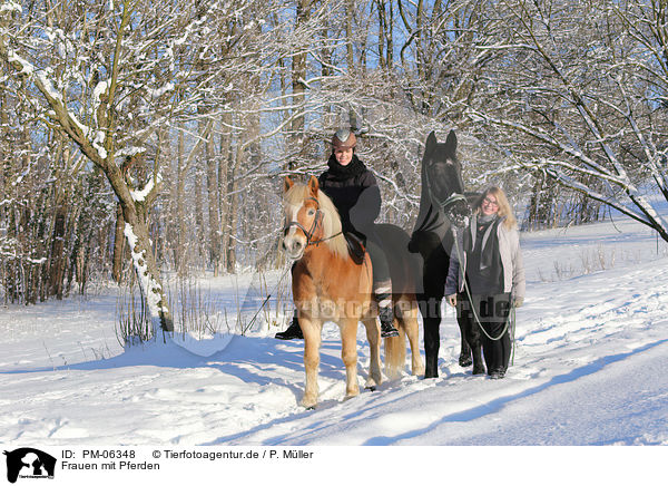 Frauen mit Pferden / PM-06348