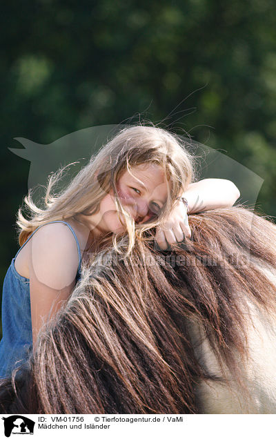 Mdchen und Islnder / girl and Icelandic horse / VM-01756