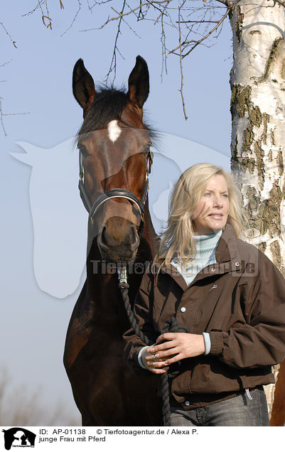 junge Frau mit Pferd / young woman with horse / AP-01138