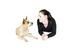 junge Frau mit Australian Cattle Dog