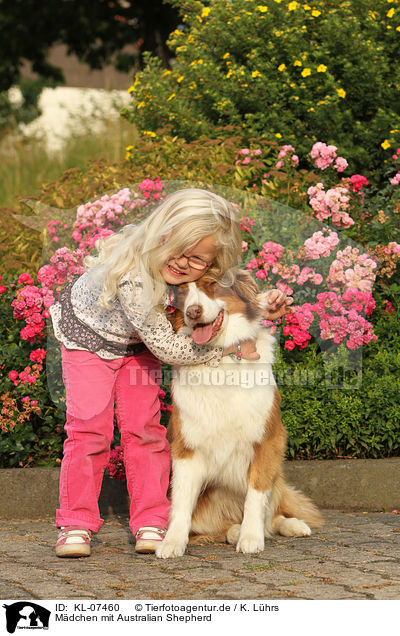 Mdchen mit Australian Shepherd / KL-07460
