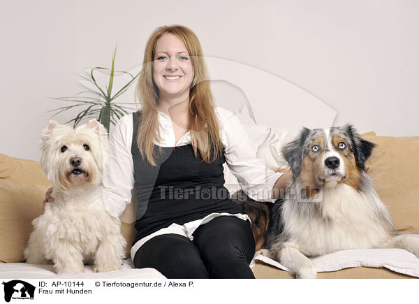 Frau mit Hunden / woman with dogs / AP-10144