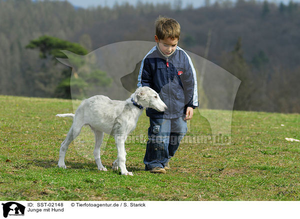 Junge mit Hund / SST-02148