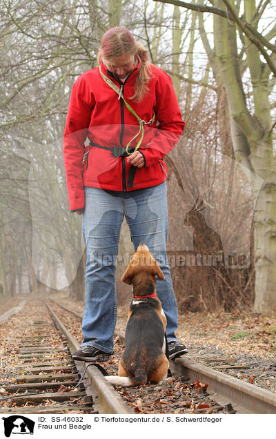 Frau und Beagle / woman and Beagle / SS-46032