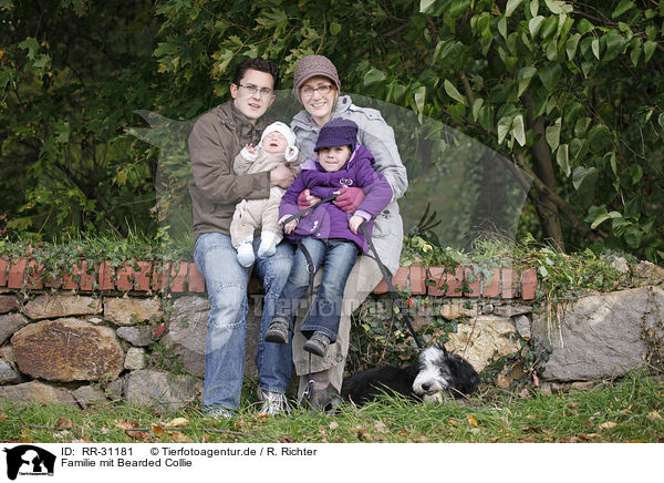 Familie mit Bearded Collie / RR-31181