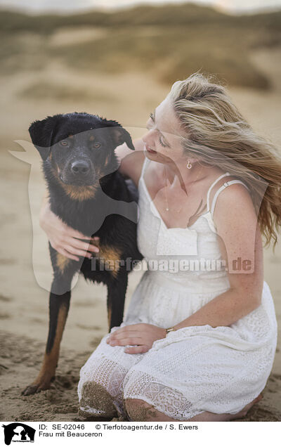 Frau mit Beauceron / woman with Beauceron / SE-02046