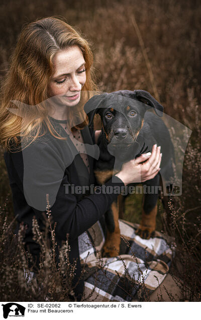 Frau mit Beauceron / woman with Beauceron / SE-02062