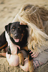 Frau mit Beauceron