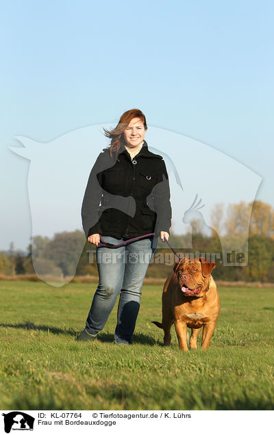 Frau mit Bordeauxdogge / KL-07764