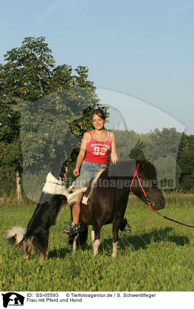 Frau mit Pferd und Hund / SS-05593