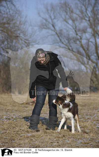 Frau mit Border Collie / SST-07426