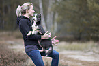 junge Frau mit Border Collie