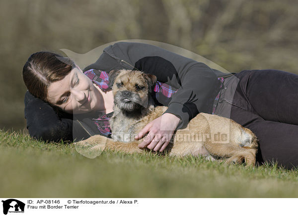 Frau mit Border Terrier / woman and Border Terrier / AP-08146