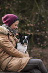 Frau und Boston Terrier
