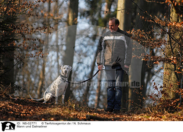 Mann und Dalmatiner / man and Dalmatian / NS-02771