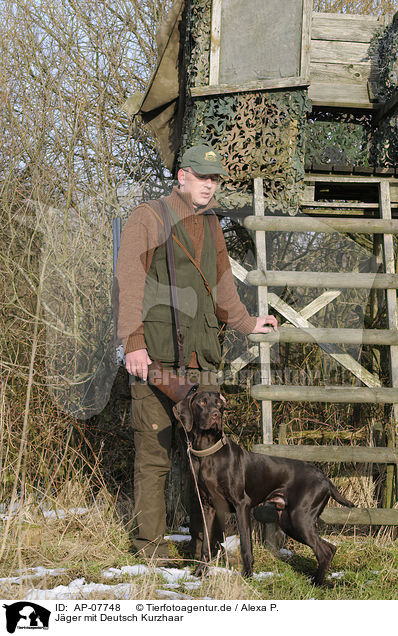 J�ger mit Deutsch Kurzhaar / huntsman with German shorthaired Pointer / AP-07748