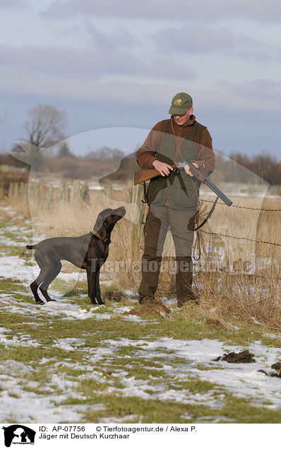 Jger mit Deutsch Kurzhaar / huntsman with German shorthaired Pointer / AP-07756