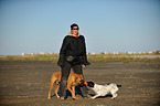 Frau und 2 Hunde