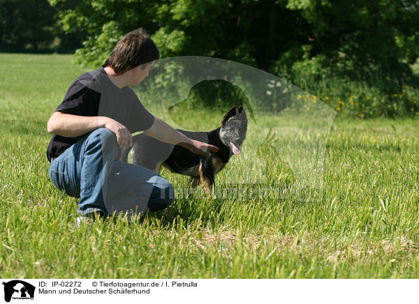 Mann und Deutscher Sch�ferhund / man and German Shepherd / IP-02272