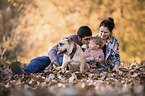 Familie mit Englische Bulldogge