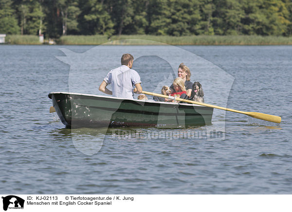 Menschen mit English Cocker Spaniel / humans with English Cocker Spaniel / KJ-02113