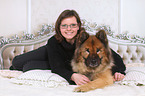 Frau und Eurasier
