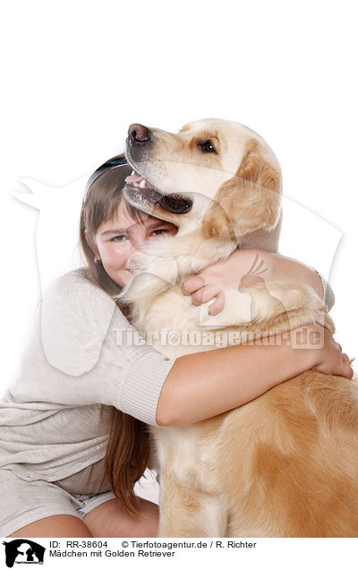 Mdchen mit Golden Retriever / girl with Golden Retriever / RR-38604