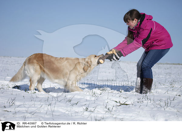 Mdchen und Golden Retriever / girl and Golden Retriever / RR-40987