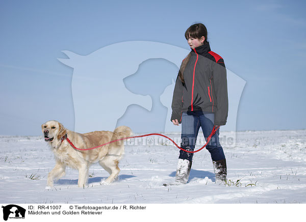 Mdchen und Golden Retriever / girl and Golden Retriever / RR-41007