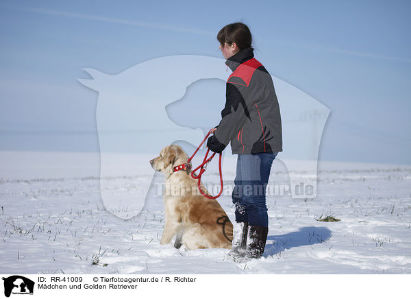 Mdchen und Golden Retriever / girl and Golden Retriever / RR-41009