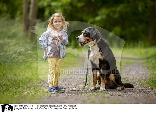 junges Mdchen mit Groem Schweizer Sennenhund / RR-102713