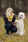 Frau und Gropudel