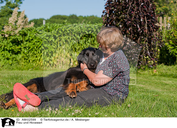 Frau und Hovawart / AM-02599
