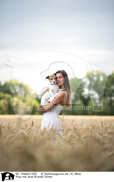 Frau mit Jack Russell Terrier / woman with Jack Russell Terrier / KAM-01359
