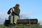 Frau mit Jack Russell Terrier Welpe