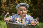 Kind und Jack Russell Terrier Welpe