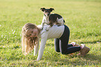 Mdchen mit Jack Russell Terrier