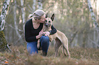 Frau mit Malinois