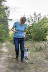 Training mit jungem Miniature Australian Shepherd