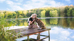 junge Frau mit Miniature Australian Shepherd